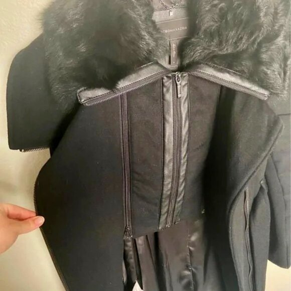 BCBG Wool Short coat with lamb fur collar (detachable) - Picture 1 of 6